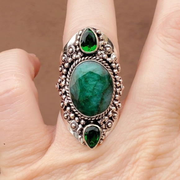 New Emerald and Peridot 925 Silver Statement Ring. - Picture 6 of 16